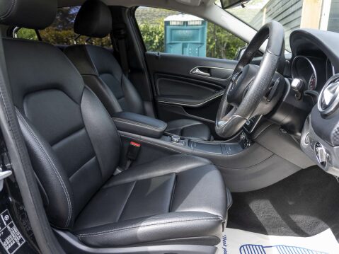 Mercedes-Benz A Class 2.1 A 200 D Sport Auto 5dr 28