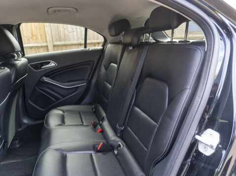 Mercedes-Benz A Class 2.1 A 200 D Sport Auto 5dr 30