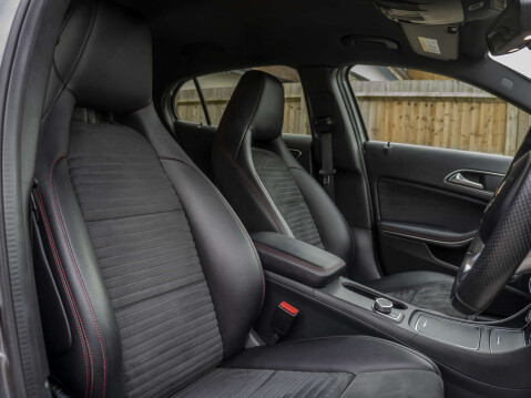 Mercedes-Benz GLA 2.1 GLA 200 AMG Line D Auto 5dr 33