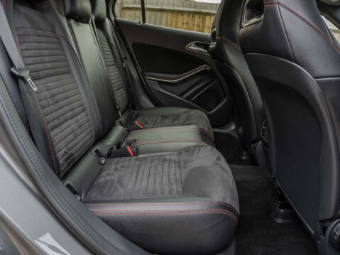 Mercedes-Benz GLA 2.1 GLA 200 AMG Line D Auto 5dr 44