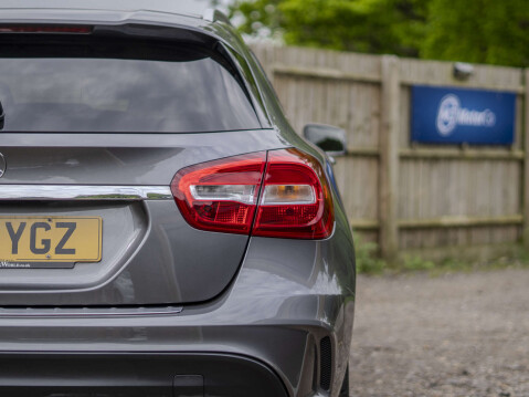 Mercedes-Benz GLA 2.1 GLA 200 AMG Line D Auto 5dr 8