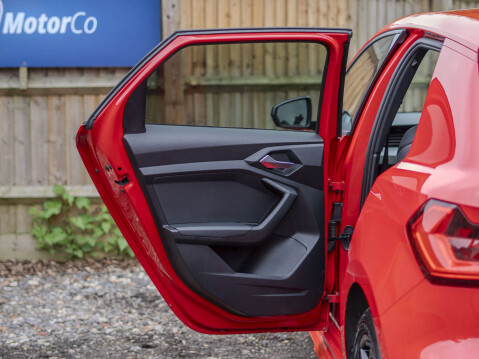 Audi A1 1.0 A1 Sportback 30 TFSI S Line Semi-Auto 5dr 23