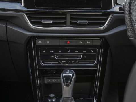 Volkswagen T-Roc 1.5 T-Roc R-Line TSI Semi-Auto 5dr 30
