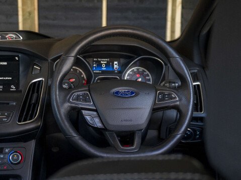 Ford Focus 2.0 Focus ST-3 T 5dr 41