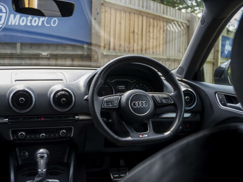 Audi A3 1.5 A3 Sportback 35 TFSI Black Edition Semi-Auto 5dr 40