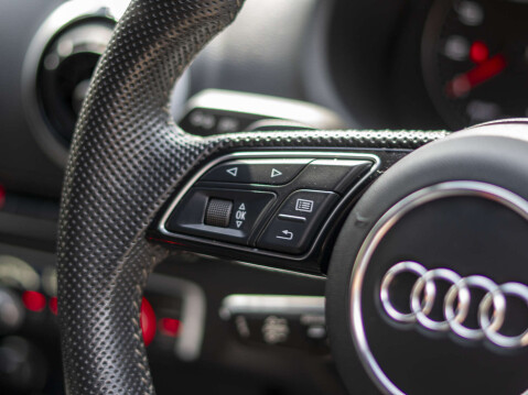 Audi A3 1.5 A3 Sportback 35 TFSI Black Edition Semi-Auto 5dr 49