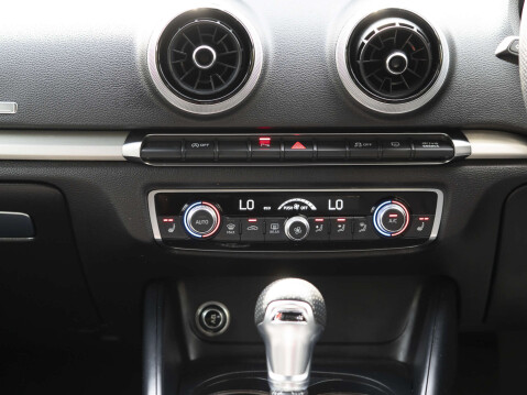 Audi A3 1.5 A3 Sportback 35 TFSI Black Edition Semi-Auto 5dr 57