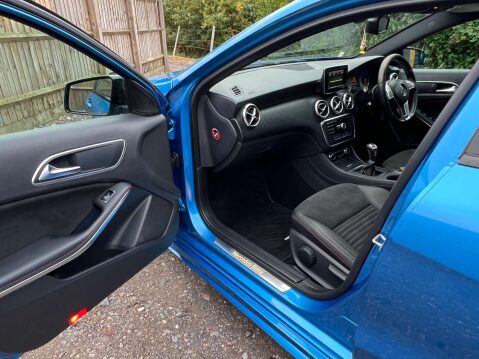 Mercedes-Benz A Class 1.6 A200 BlueEfficiency AMG Sport 5dr 23