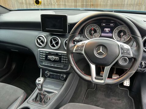 Mercedes-Benz A Class 1.6 A200 BlueEfficiency AMG Sport 5dr 32