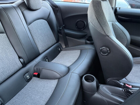 Mini Hatch 1.5 Cooper Euro 6 (s/s) 3dr 24