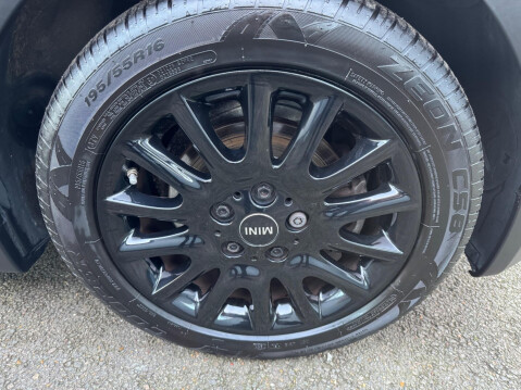 Mini Hatch 1.5 Cooper Euro 6 (s/s) 3dr 25