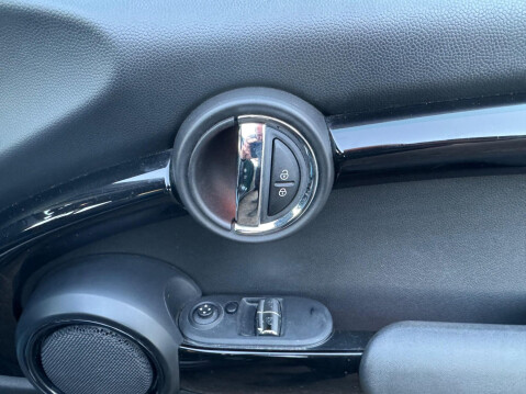 Mini Hatch 1.5 Cooper Euro 6 (s/s) 3dr 19
