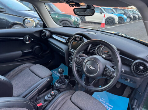 Mini Hatch 1.5 Cooper Euro 6 (s/s) 3dr 20