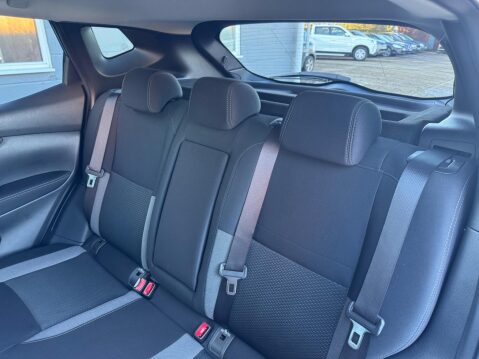 Nissan Qashqai 1.2 DIG-T N-Connecta Euro 6 (s/s) 5dr 16