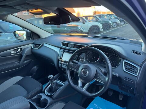 Nissan Qashqai 1.2 DIG-T N-Connecta Euro 6 (s/s) 5dr 12