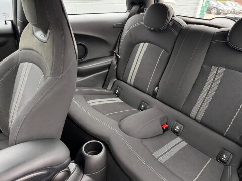 Mini Hatch 1.5 Cooper Euro 6 (s/s) 3dr 17