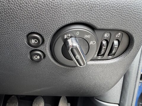Mini Hatch 1.5 Cooper Euro 6 (s/s) 3dr 23