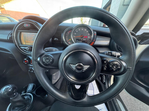 Mini Hatch 1.5 Cooper Euro 6 (s/s) 3dr 11