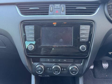 Skoda Octavia 1.4 TSI Elegance Euro 5 (s/s) 5dr 22