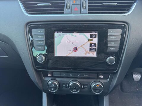 Skoda Octavia 1.4 TSI Elegance Euro 5 (s/s) 5dr 17