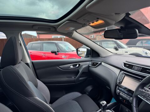 Nissan Qashqai 1.2 DIG-T N-Connecta Euro 6 (s/s) 5dr 15