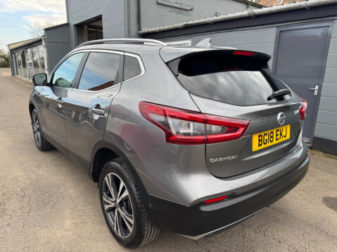 Nissan Qashqai 1.2 DIG-T N-Connecta Euro 6 (s/s) 5dr 8