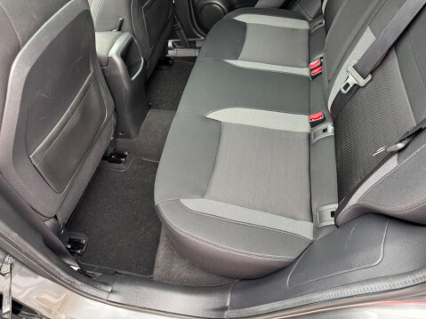 Nissan Qashqai 1.2 DIG-T N-Connecta Euro 6 (s/s) 5dr 17