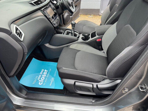 Nissan Qashqai 1.2 DIG-T N-Connecta Euro 6 (s/s) 5dr 47