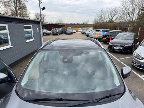 Nissan Qashqai 1.2 DIG-T N-Connecta Euro 6 (s/s) 5dr 53