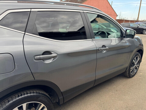 Nissan Qashqai 1.2 DIG-T N-Connecta Euro 6 (s/s) 5dr 57