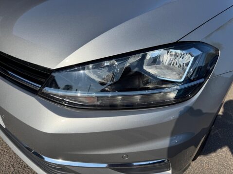 Volkswagen Golf 1.0 TSI BlueMotion Tech SE Nav Euro 6 (s/s) 5dr 12