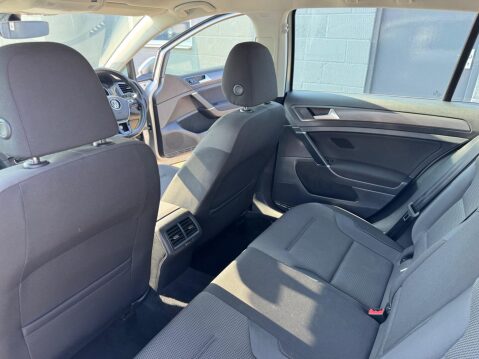 Volkswagen Golf 1.0 TSI BlueMotion Tech SE Nav Euro 6 (s/s) 5dr 27