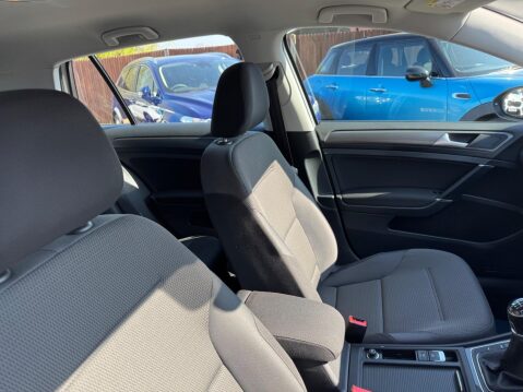 Volkswagen Golf 1.0 TSI BlueMotion Tech SE Nav Euro 6 (s/s) 5dr 55