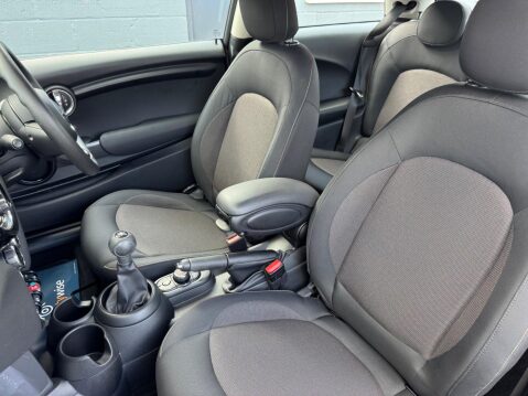 Mini Hatch 1.5 Cooper Classic Euro 6 (s/s) 3dr 31