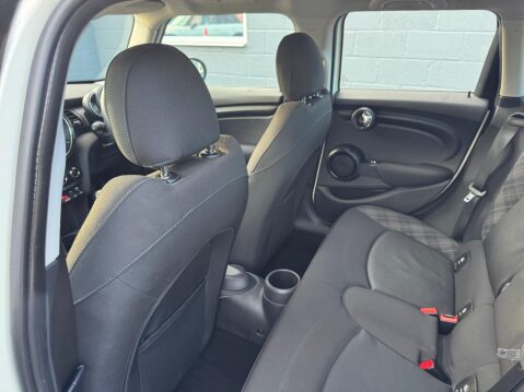 Mini Hatch 1.5 Cooper Euro 6 (s/s) 5dr 23