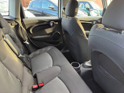 Mini Hatch 1.5 Cooper Euro 6 (s/s) 5dr 26