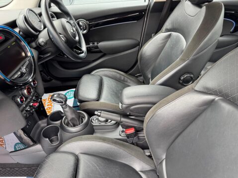 Mini Hatch 1.5 Cooper Auto Euro 6 (s/s) 5dr 48