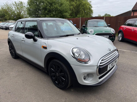 Mini Hatch 1.5 Cooper Auto Euro 6 (s/s) 5dr