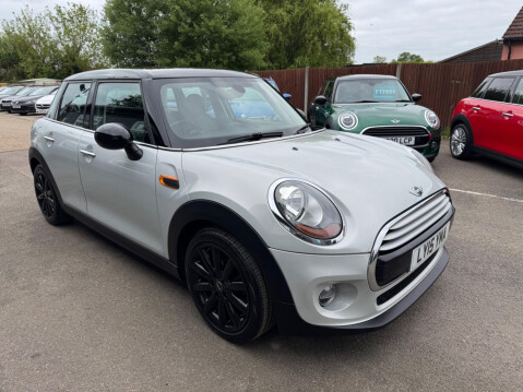 Mini Hatch 1.5 Cooper Auto Euro 6 (s/s) 5dr 1