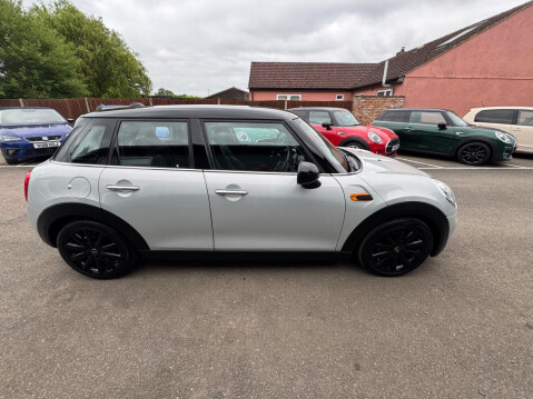 Mini Hatch 1.5 Cooper Auto Euro 6 (s/s) 5dr 11