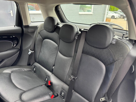 Mini Hatch 1.5 Cooper Auto Euro 6 (s/s) 5dr 24