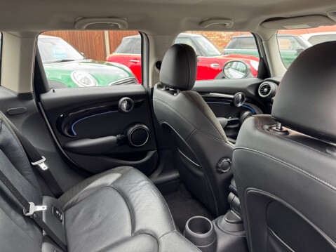 Mini Hatch 1.5 Cooper Auto Euro 6 (s/s) 5dr 28