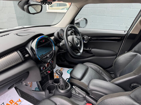 Mini Hatch 1.5 Cooper Auto Euro 6 (s/s) 5dr 53