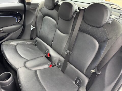 Mini Hatch 1.5 Cooper Auto Euro 6 (s/s) 5dr 25
