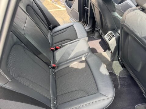 Audi Q3 2.0 TDI S line S Tronic quattro Euro 6 (s/s) 5dr (Nav) 23