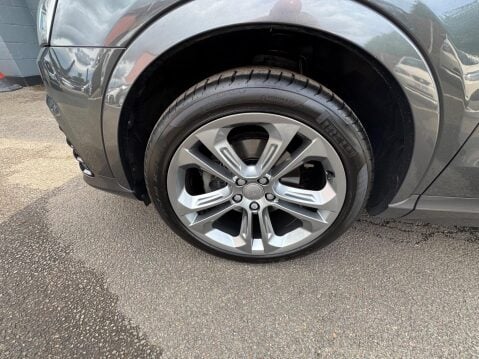 Audi Q3 2.0 TDI S line S Tronic quattro Euro 6 (s/s) 5dr (Nav) 37