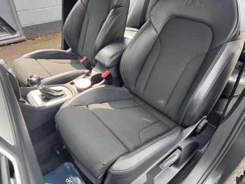 Audi Q3 2.0 TDI S line S Tronic quattro Euro 6 (s/s) 5dr (Nav) 48