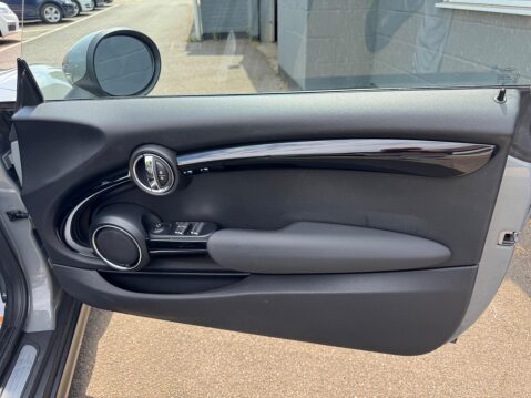 Mini Convertible 1.5 Cooper Euro 6 (s/s) 2dr 28