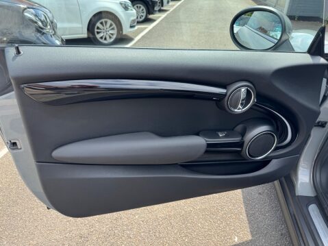 Mini Convertible 1.5 Cooper Euro 6 (s/s) 2dr 29
