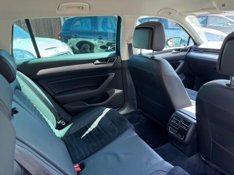 Volkswagen Passat 1.4 TSI GTE DSG Euro 6 (s/s) 5dr 24